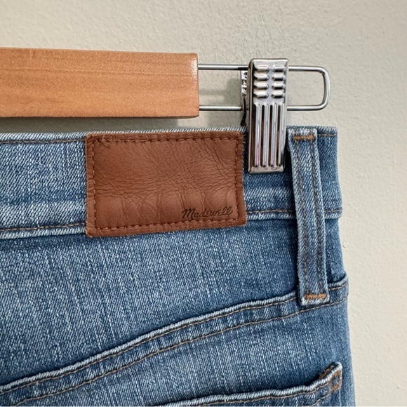 Madewell Retro Flare Jeans in Norwich Wash - Picture 3 of 10